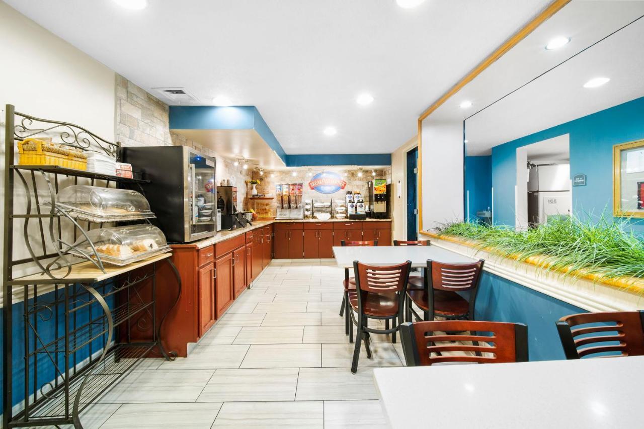 Baymont By Wyndham Muncie Near Ball State University Exterior foto